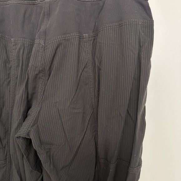 Lululemon Dance Studio Pant, Grey, Size 4 - Picture 7 of 8